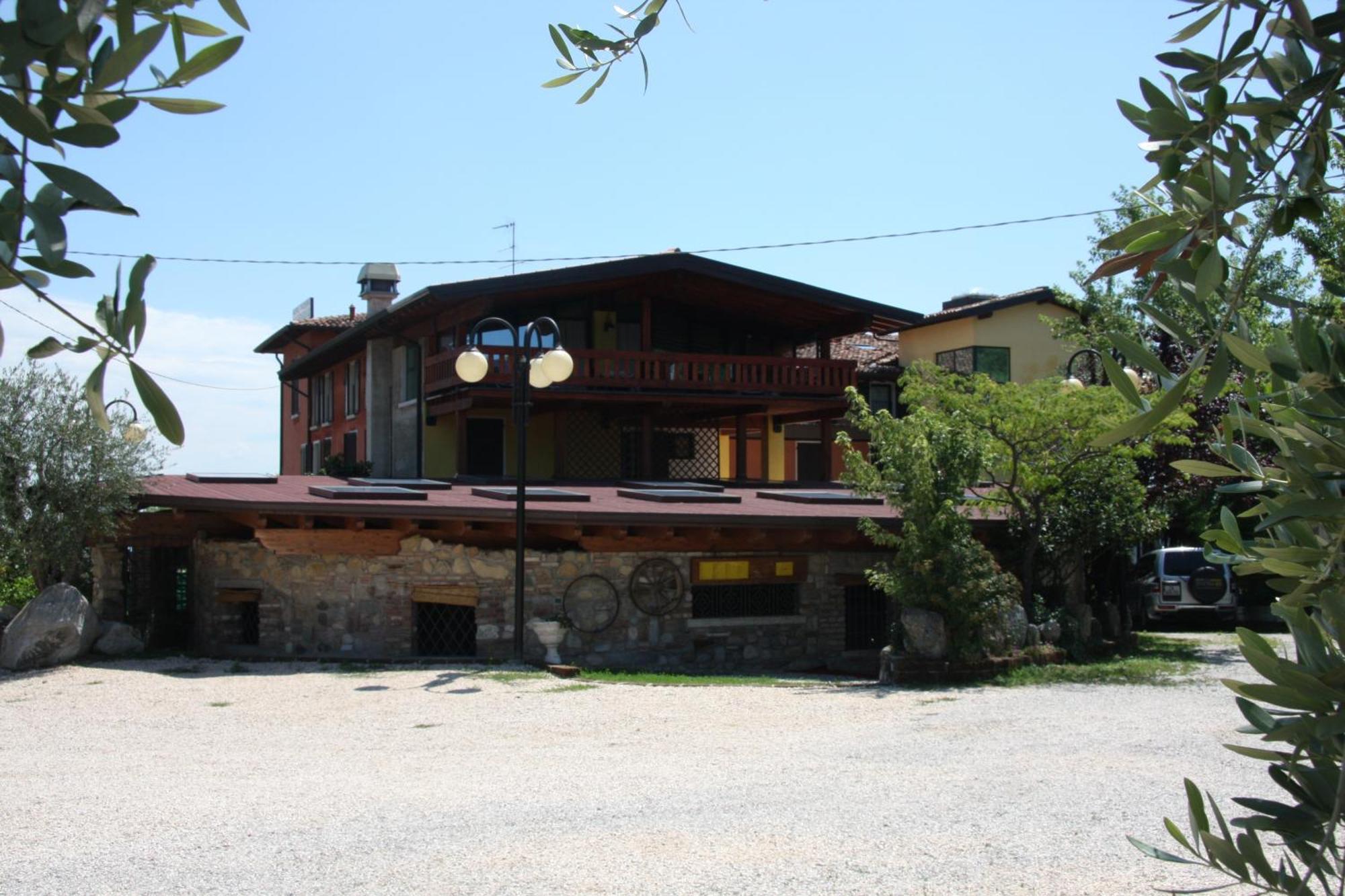 Hotel La Pergola Moniga del Garda Exterior foto