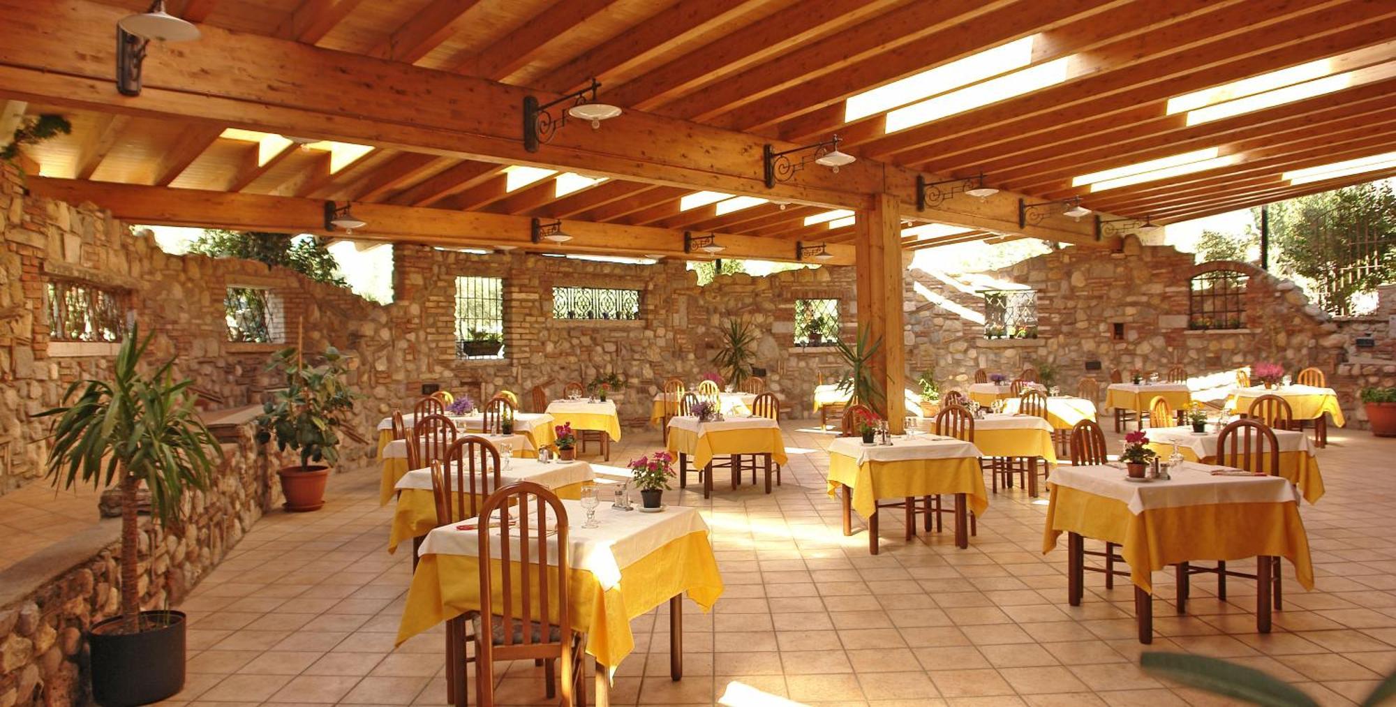 Hotel La Pergola Moniga del Garda Exterior foto